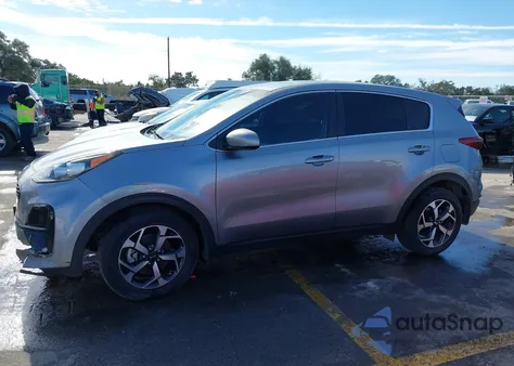 2020 Kia Sportage Lx z USA, uszkodzony, nr VIN KNDPM3AC8L7822229